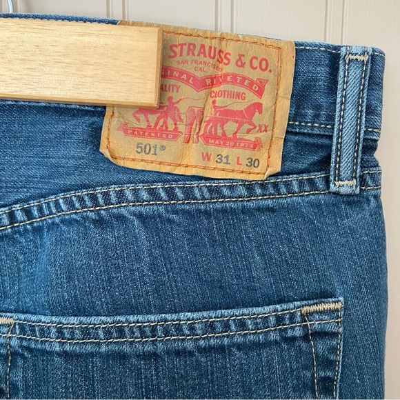 Levi’s Men’s 501 Dark Blue/Grey Wash Denim Orig. Fit Bootcut Jeans Size W31 L30 - Picture 5 of 6